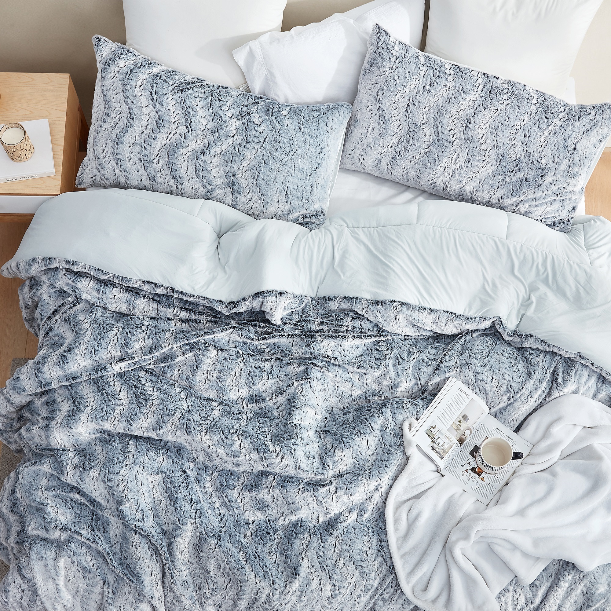 Wolf Tracks - Coma Inducer (with Butter) Oversized Comforter - Coyote Gray