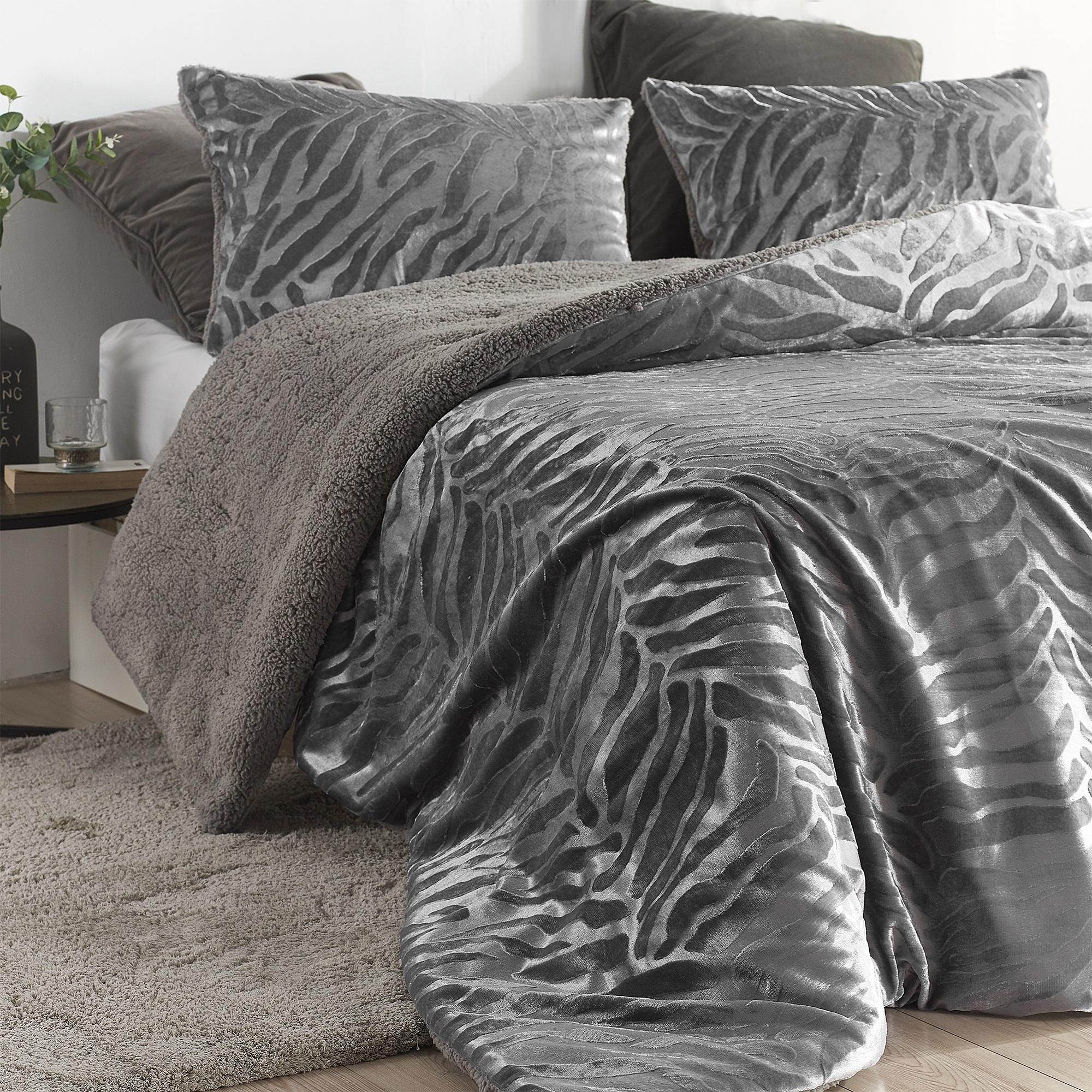 Primal Zebra - Coma Inducer Oversized Comforter - Silver Black